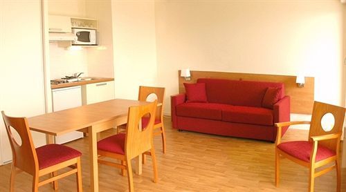 Sejours & Affaires Rennes Villa Camilla Eksteriør bilde